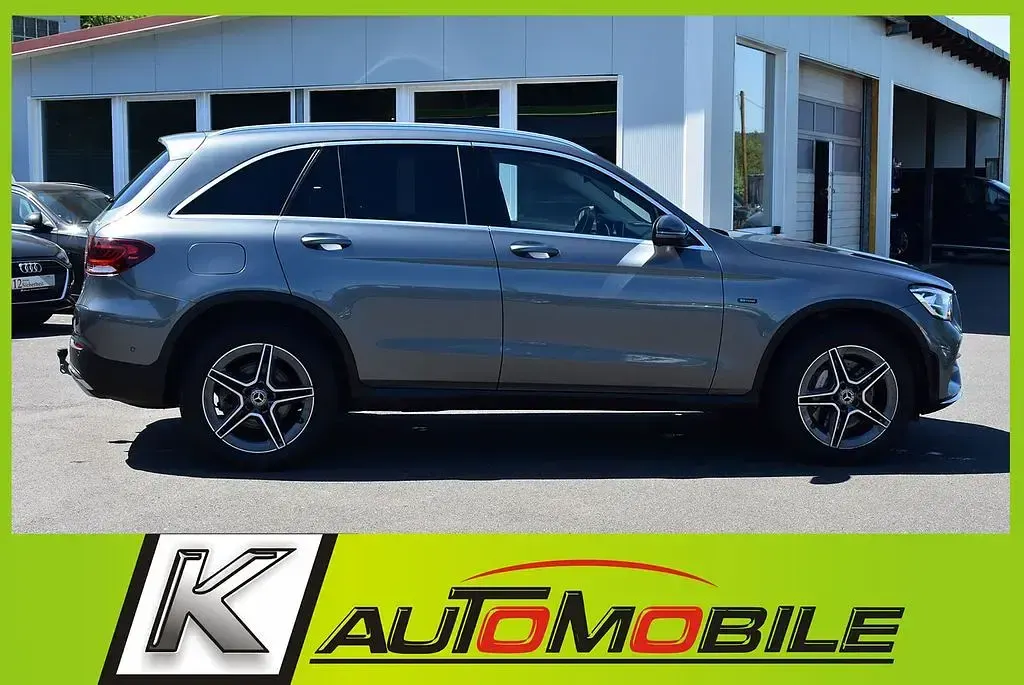 Gebraucht Mercedes GLC300de AMG line 317 PS (233 kW) 2021 Grau SUV