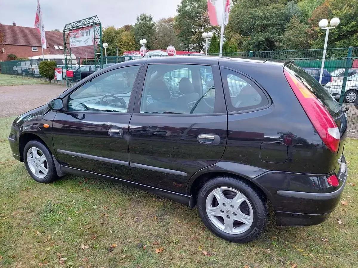 Gebraucht Nissan Almera Tino Acenta+ 116 PS (85 kW) 2004 Black (m) Van / Kleinbus