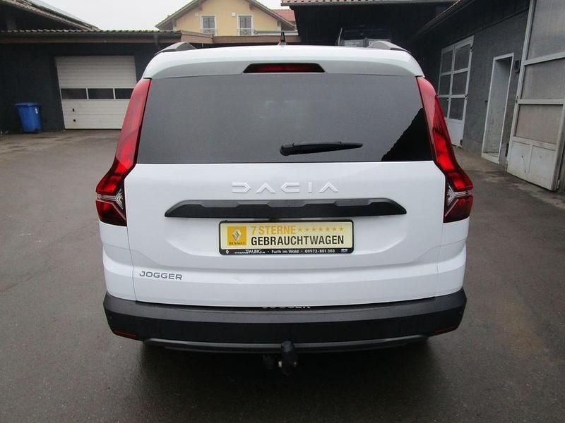 Gebraucht Dacia Jogger Extreme 110 PS (80 kW) 2023 Weiß Van / Kleinbus