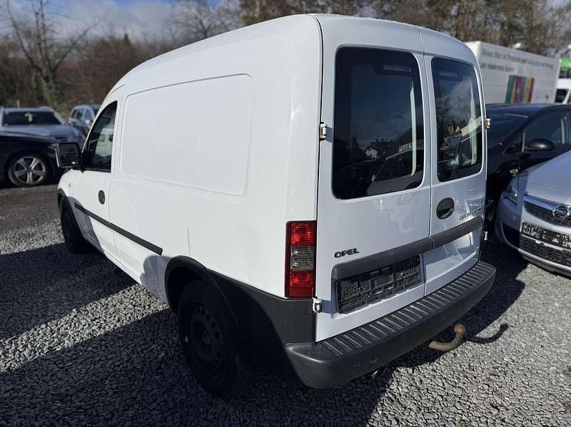 Gebraucht Opel Combo 101 PS (74 kW) 2011 Weiß Van / Kleinbus