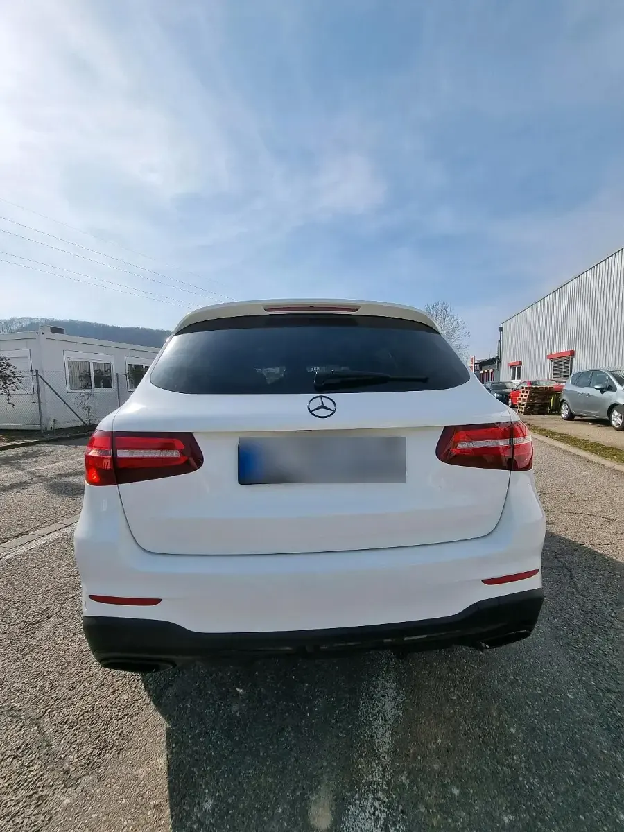 Gebraucht Mercedes GLC220 AMG line 170 PS (125 kW) 2017 Weiß SUV
