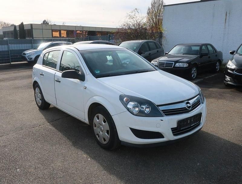 Gebraucht Opel Astra Basis 116 PS (85 kW) 2009 Weiß Limousine