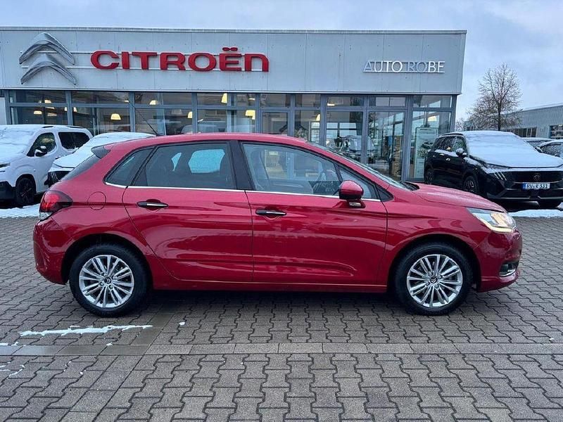 Gebraucht Citroën C4 Shine 131 PS (96 kW) 2015 Lackierung rot rubi/metallic k Limousine