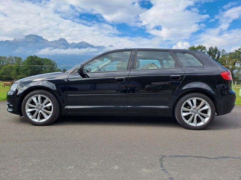 Schwarz Gebraucht 2011 Audi A3 Sportback Ambition Limousine | 8.400 € - Bild 1/4