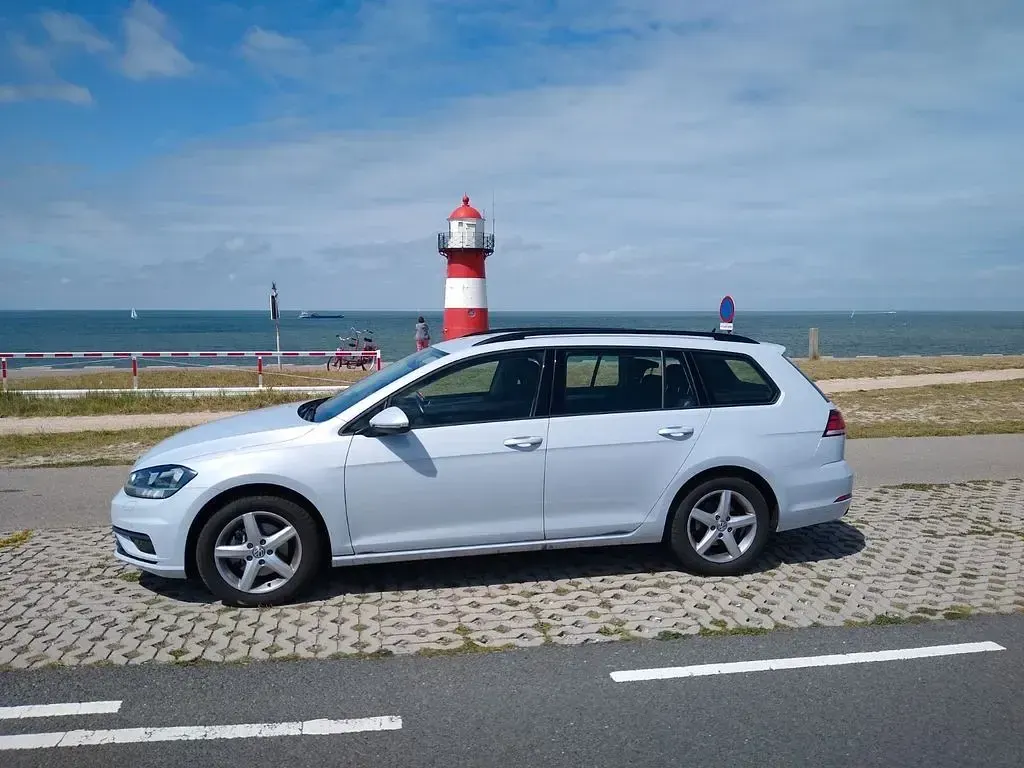 Gebraucht VW Golf VII Trendline 116 PS (85 kW) 2018 Weiß Kombi