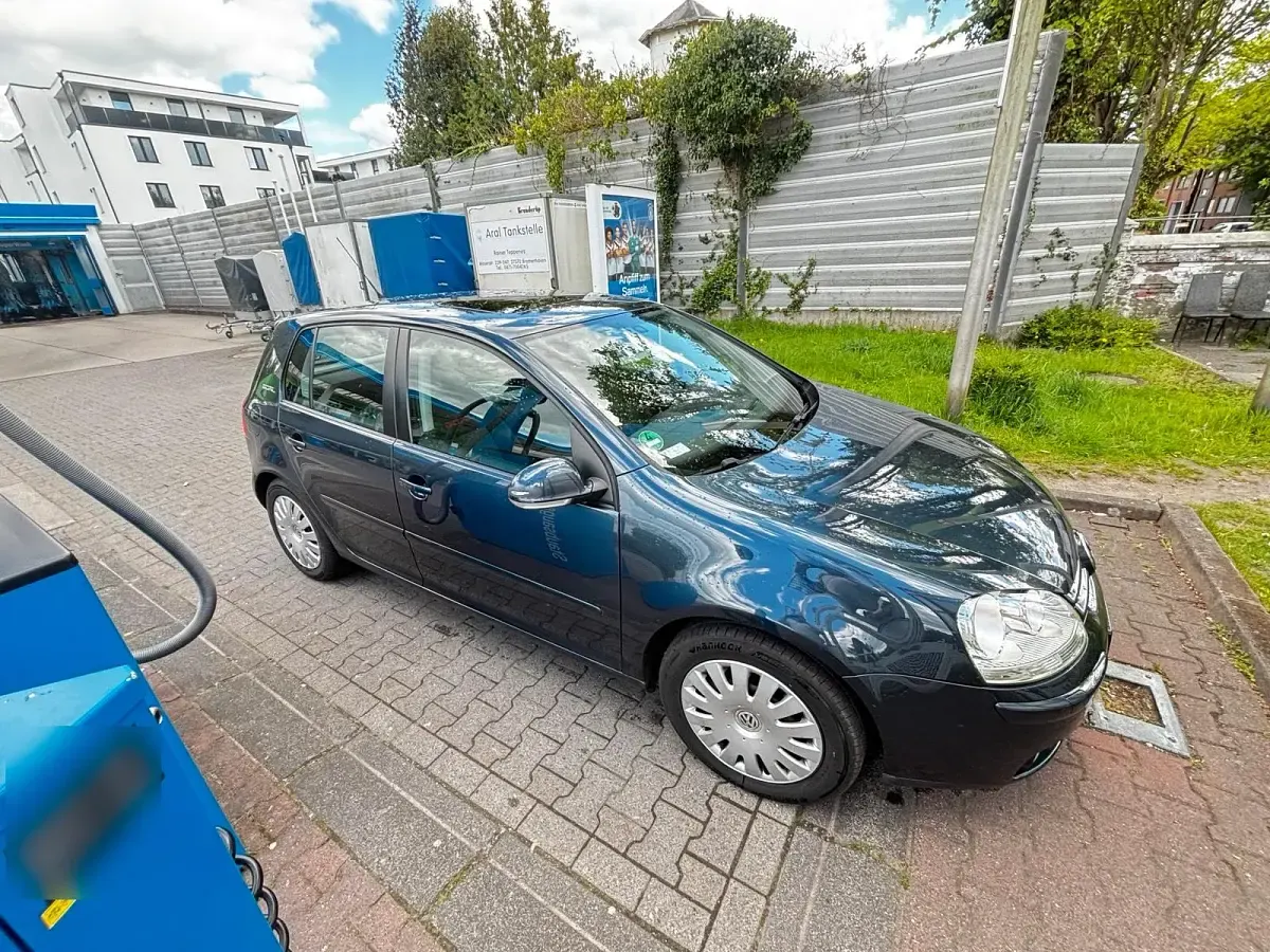 Używany VW Golf V Goal 105 KM (77 kW) 2006 Niebieski Hatchback