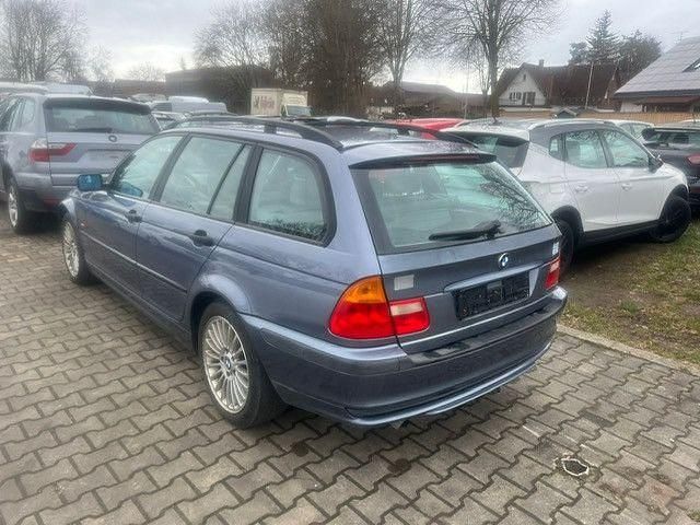 Gebraucht BMW 318 118 PS (86 kW) 2001 Blau Kombi