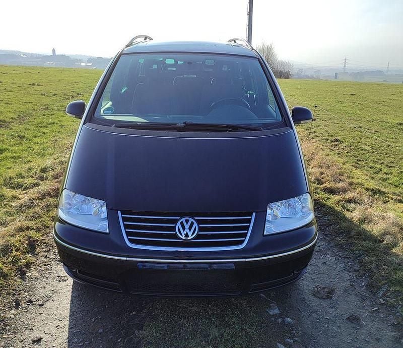 Schwarz Gebraucht 2009 VW Sharan Sportline Van / Kleinbus | 5.800 € (Etwas zu teuer) - Bild 1/4