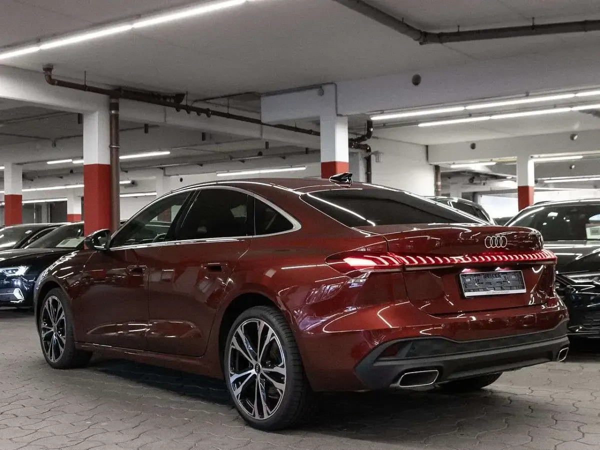 Gebraucht Audi A5 Sport 204 PS (150 kW) 2025 Grenadinerot metallic Limousine