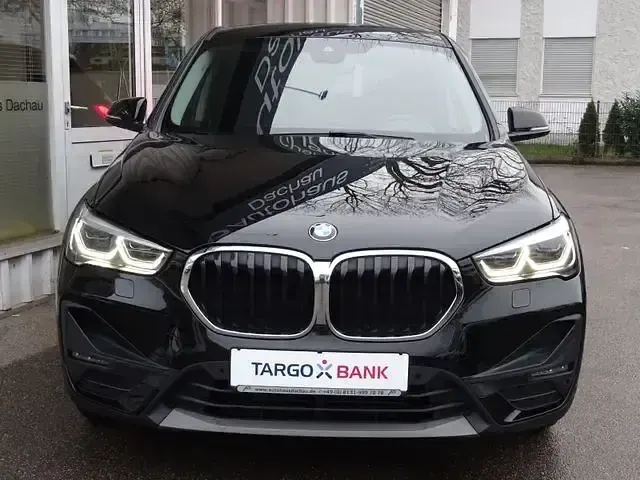 Używany BMW X1 Advantage 190 KM (139 kW) 2022 Czarny SUV