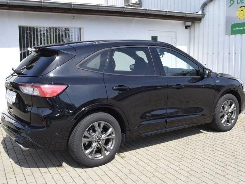 Gebraucht Ford Kuga ST-Line 120 PS (88 kW) 2023 Schwarz SUV