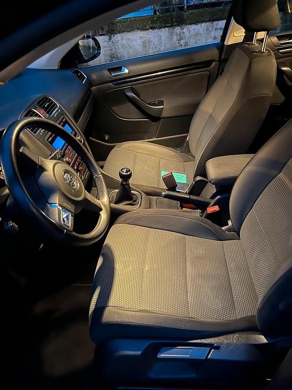 Gebraucht VW Golf VI 122 PS (89 kW) 2011 Schwarz Kleinwagen