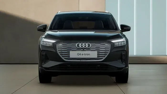 Gebraucht Audi Q4 e-tron Comfort 210 kW (286 PS) 2025 Mythosschwarz metallic SUV