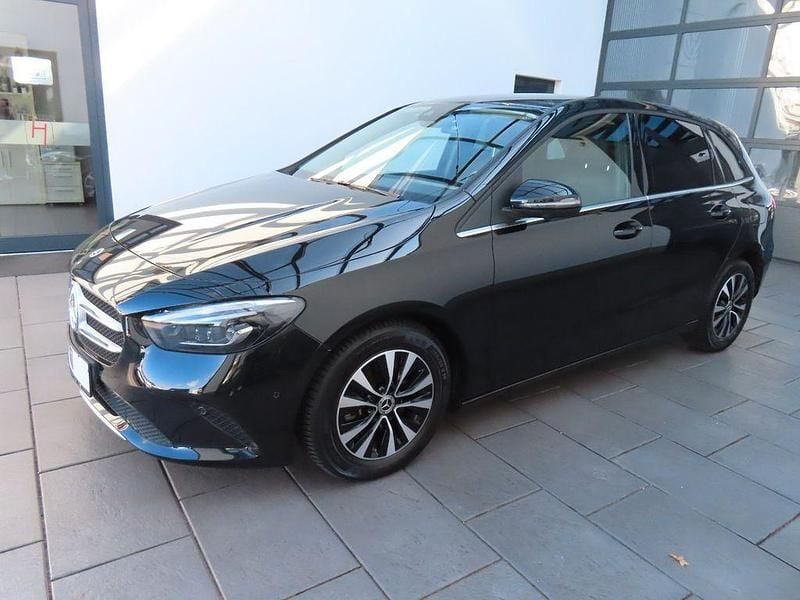 Gebraucht Mercedes B200 150 PS (110 kW) 2022 Schwarz Van / Kleinbus