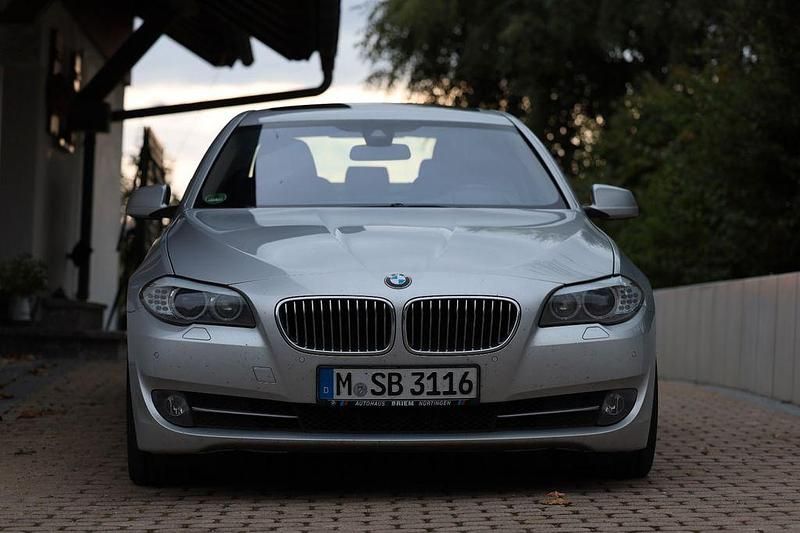 Gebraucht BMW 535 313 PS (230 kW) 2013 Silber Limousine