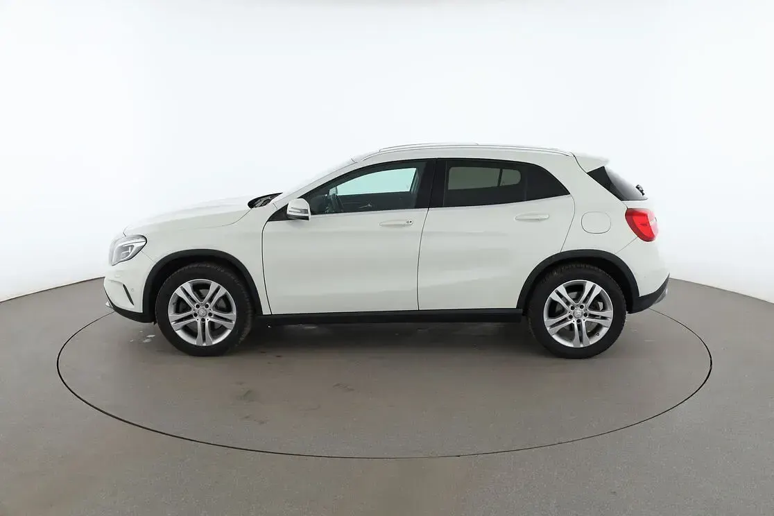 Gebraucht Mercedes GLA250 Urban 211 PS (155 kW) 2015 Weiß SUV