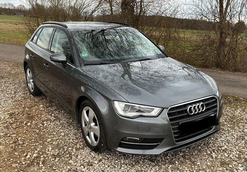 Gebraucht Audi A3 Ambiente 110 PS (80 kW) 2015 Grau Limousine