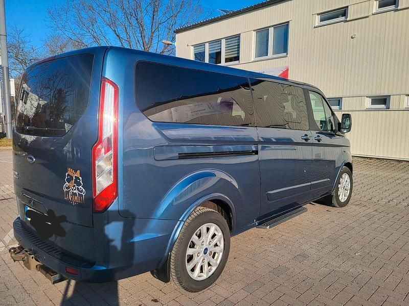 Gebraucht Ford Tourneo 170 PS (125 kW) 2019 Blau Van / Kleinbus