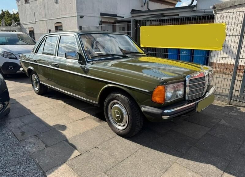 Grün Gebraucht 1981 Mercedes 240 Limousine | 7.654 € - Bild 1/4
