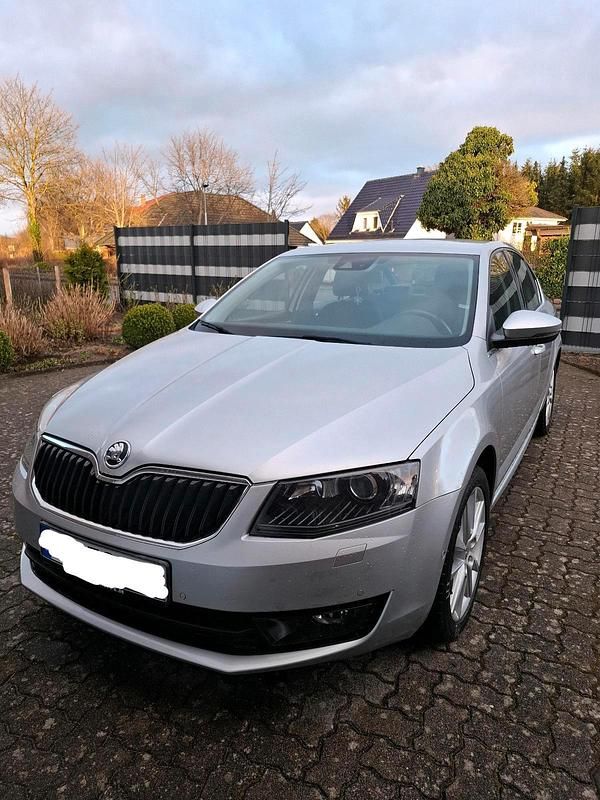 Gebraucht Skoda Octavia 150 PS (110 kW) 2014 Silber Kleinwagen
