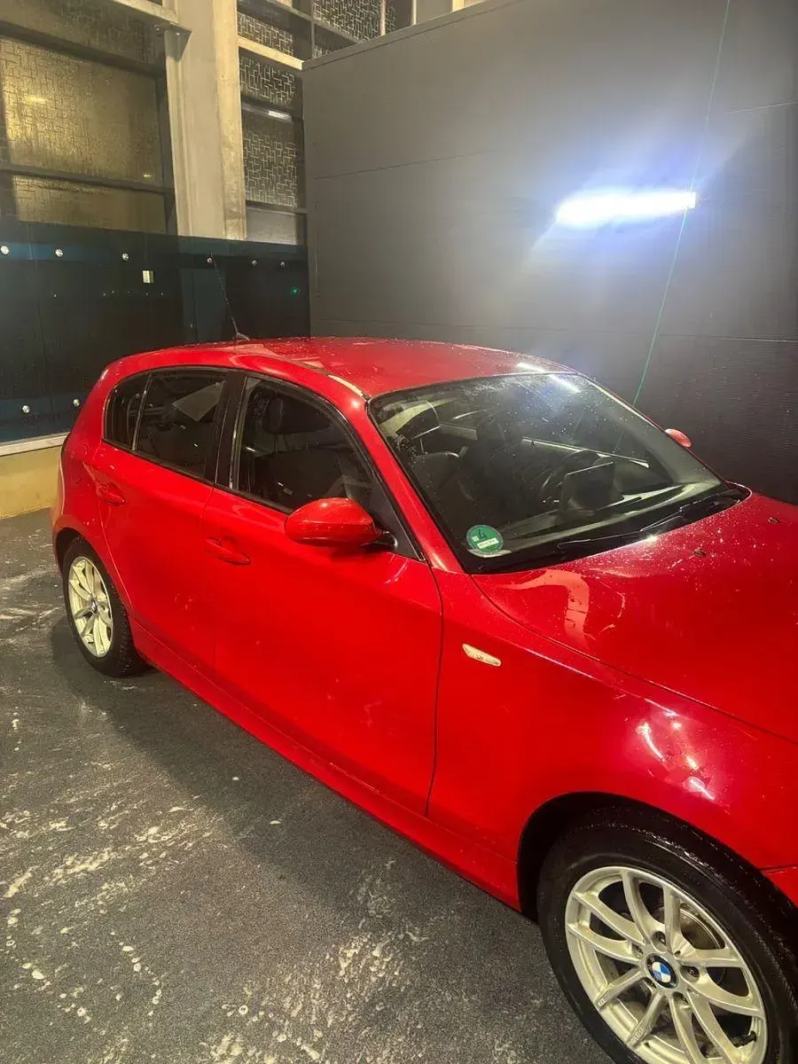 Gebraucht BMW 116 122 PS (89 kW) 2007 Rot Kleinwagen