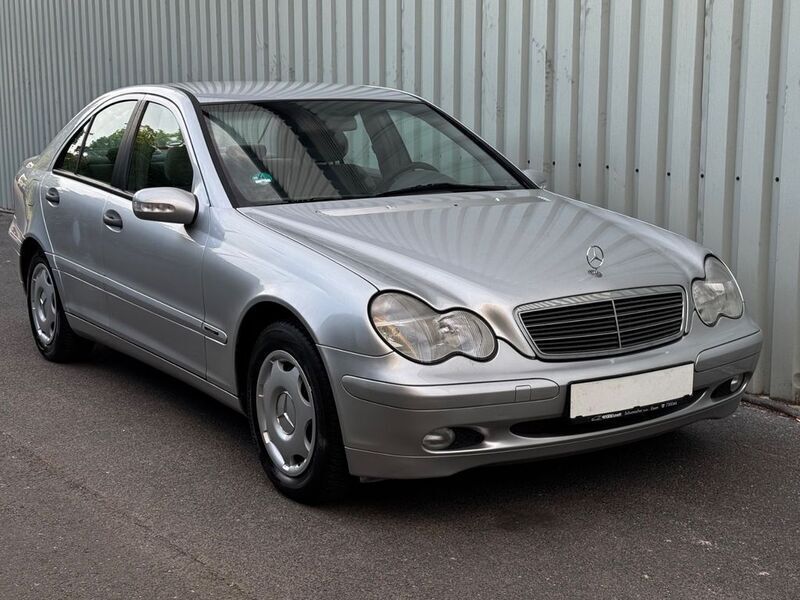 Silber Gebraucht 2001 Mercedes C220 Elegance Limousine | 3.990 € (Fairer Preis) - Bild 1/4