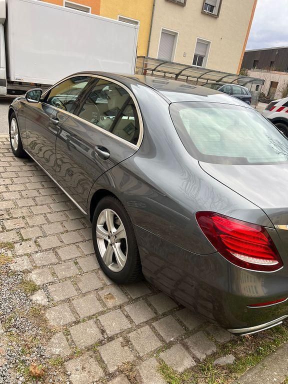 Gebraucht Mercedes E220 Avantgarde 194 PS (142 kW) 2016 Grau Limousine