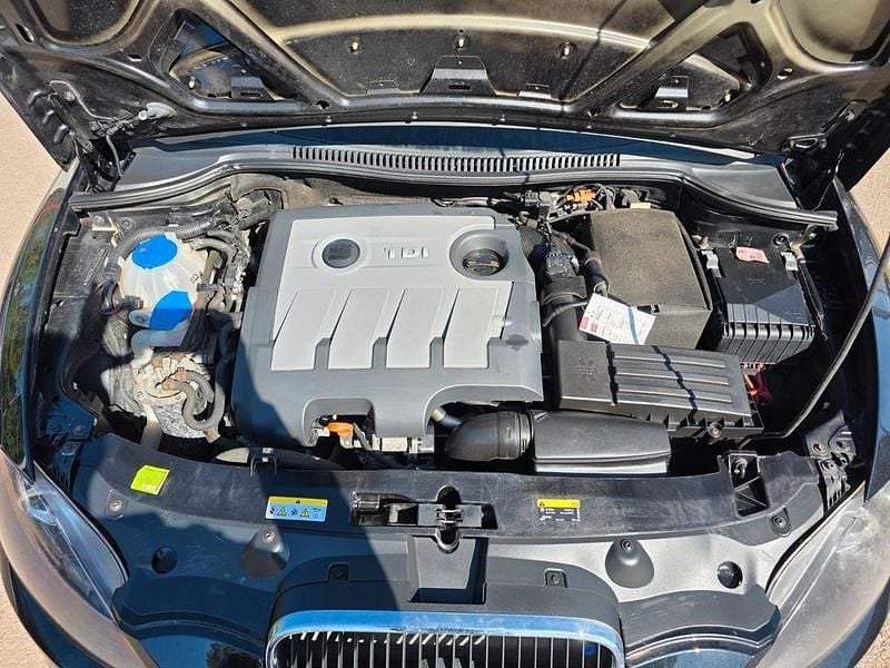 Usata Seat Leon 105 CV (77 kW) 2011 Nero Utilitaria