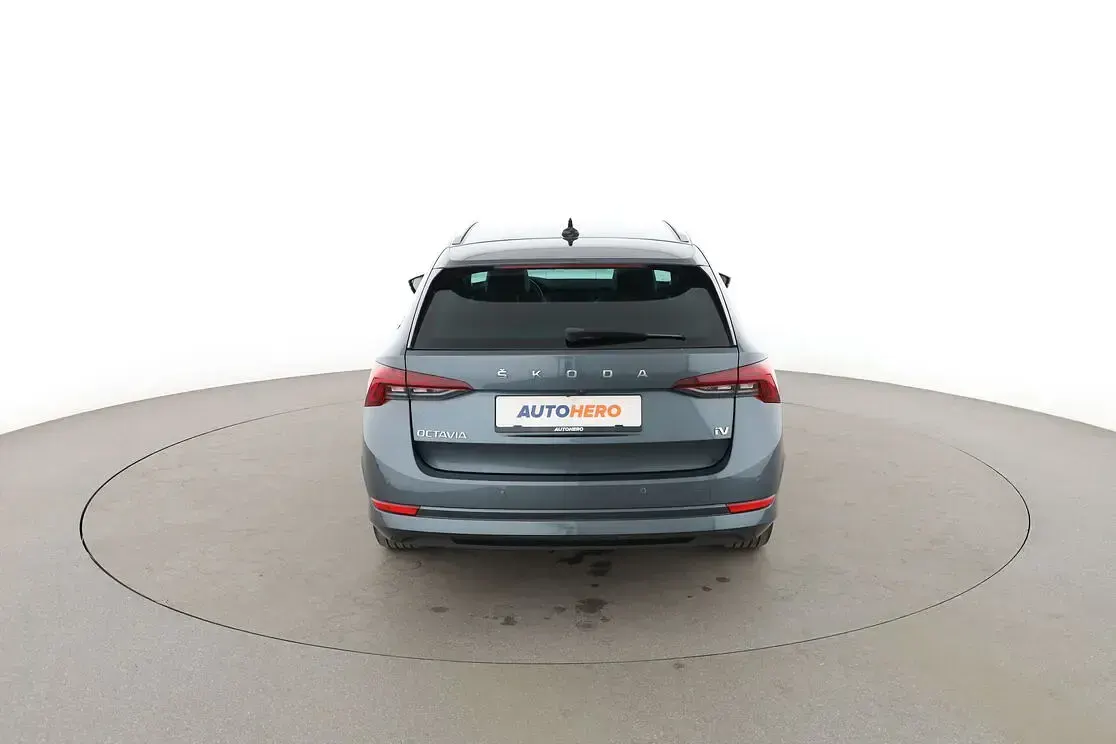 Gebraucht Skoda Octavia First Edition 204 PS (150 kW) 2020 Grau Kombi