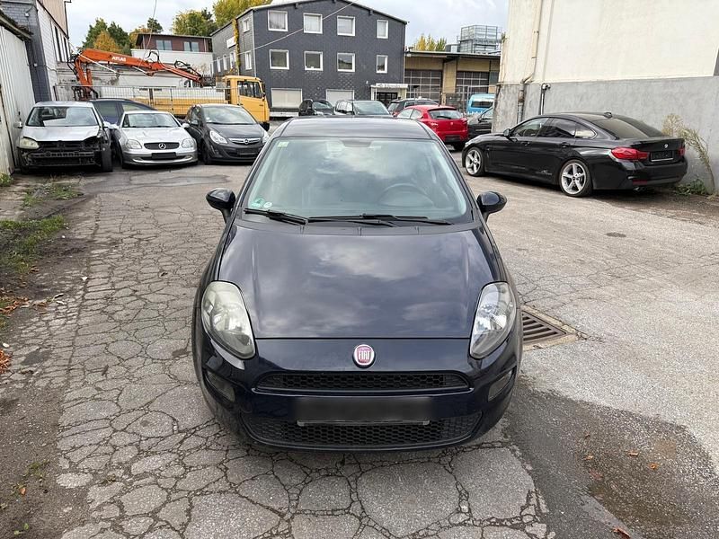 Blau Gebraucht 2012 Fiat Punto Kleinwagen | 1.950 € (Guter Preis) - Bild 1/4