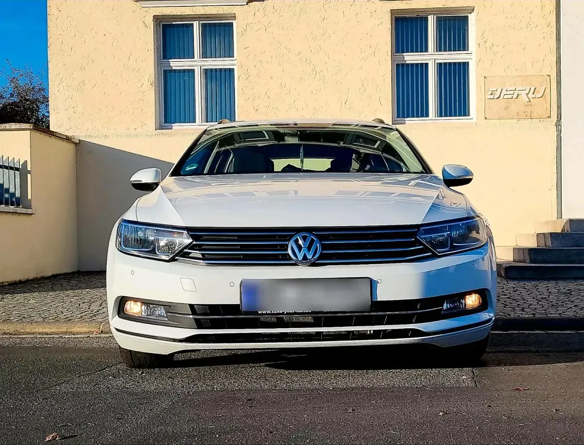Gebraucht VW Passat 120 PS (88 kW) 2016 Weiß Kombi