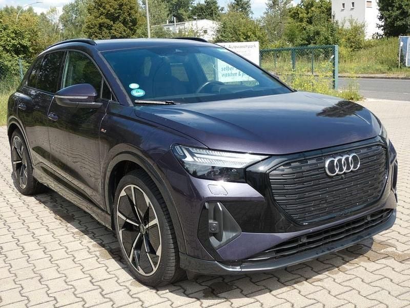 Auroraviolett metallic Gebraucht 2022 Audi Q4 e-tron S-Line SUV | 25.290 € (Superpreis) - Bild 1/4
