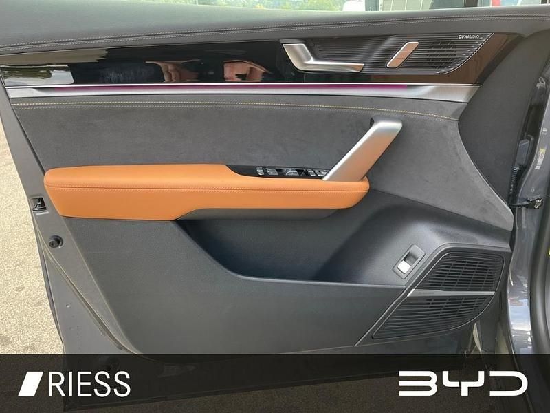 Gebraucht BYD Tang 380 kW (517 PS) 2024 Mountain grey SUV