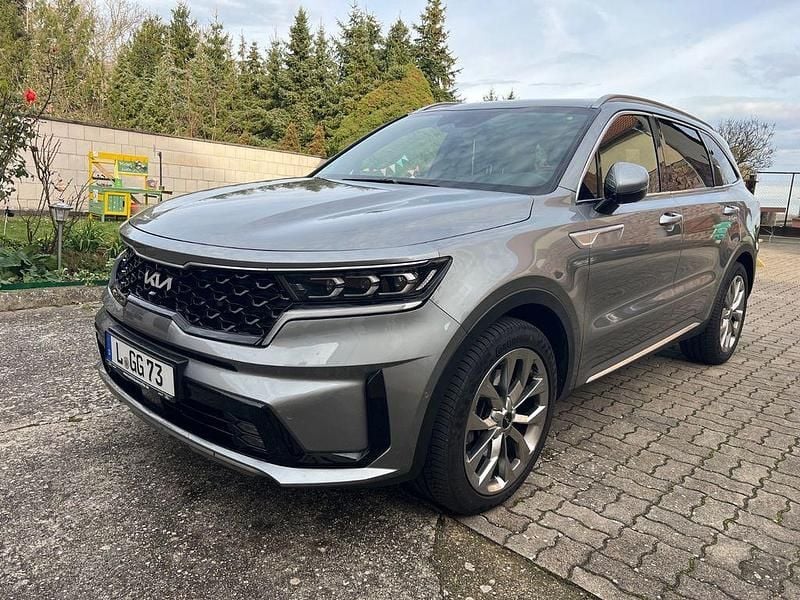 Grau Gebraucht 2022 Kia Sorento Platinum SUV | 38.000 € (Guter Preis) - Bild 1/4