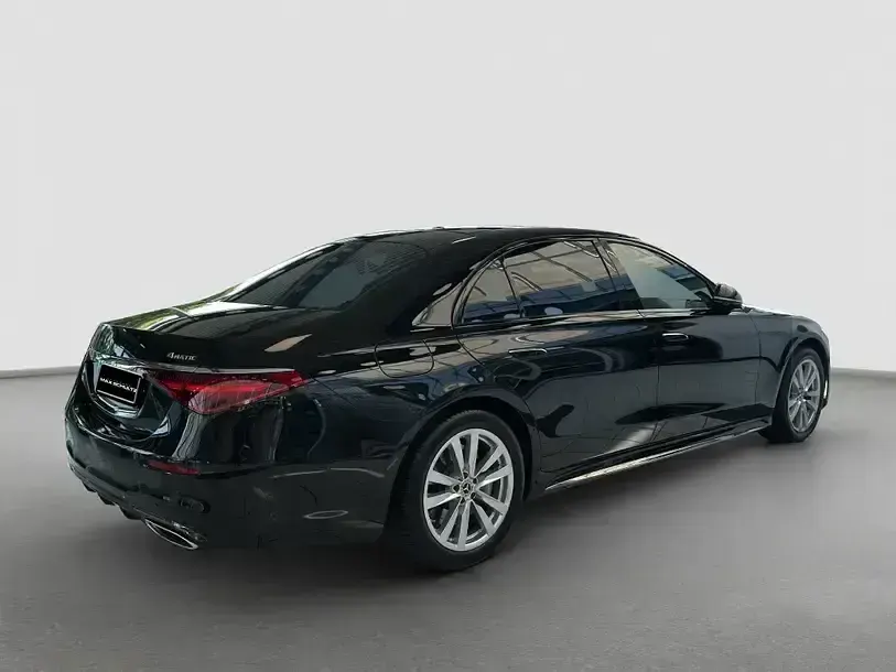 Gebraucht Mercedes S500 449 PS (330 kW) 2025 Metalliclack obsidianschwarz (metallic) Limousine