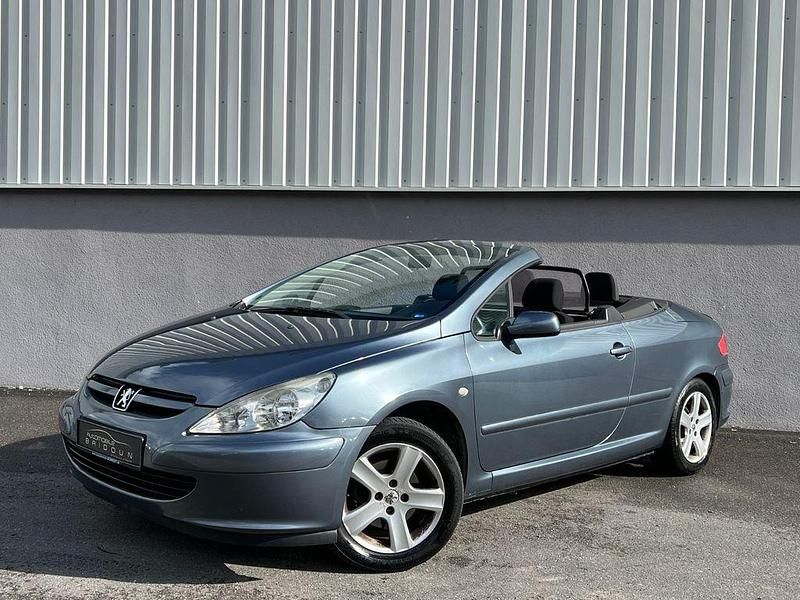 Grau Gebraucht 2005 Peugeot 307 CC Cabrio | 2.490 € (Etwas zu teuer) - Bild 1/4