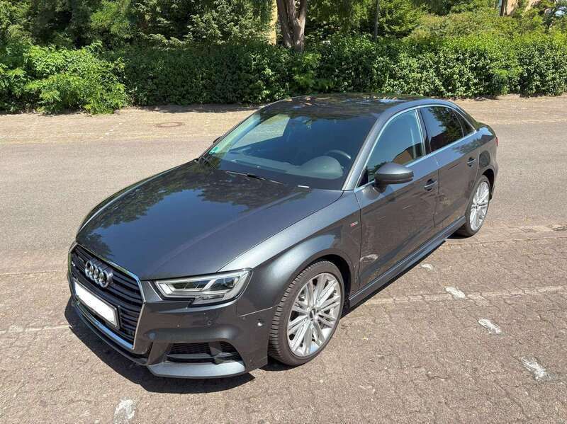 Grau Gebraucht 2017 Audi A3 S-Line Limousine | 20.750 € (Guter Preis) - Bild 1/4