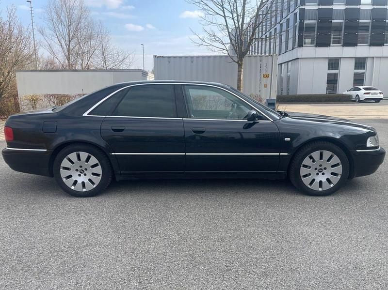 Gebraucht Audi A8 Basis 179 PS (131 kW) 2000 Schwarz Limousine