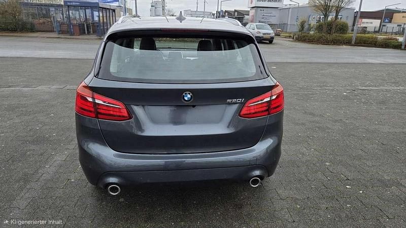 Gebraucht BMW 220 Advantage 192 PS (141 kW) 2019 Grau Van / Kleinbus