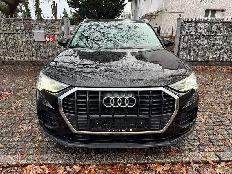 Schwarz Gebraucht 2022 Audi Q3 Basis SUV | 25.999 € (Superpreis) - Bild 1/4