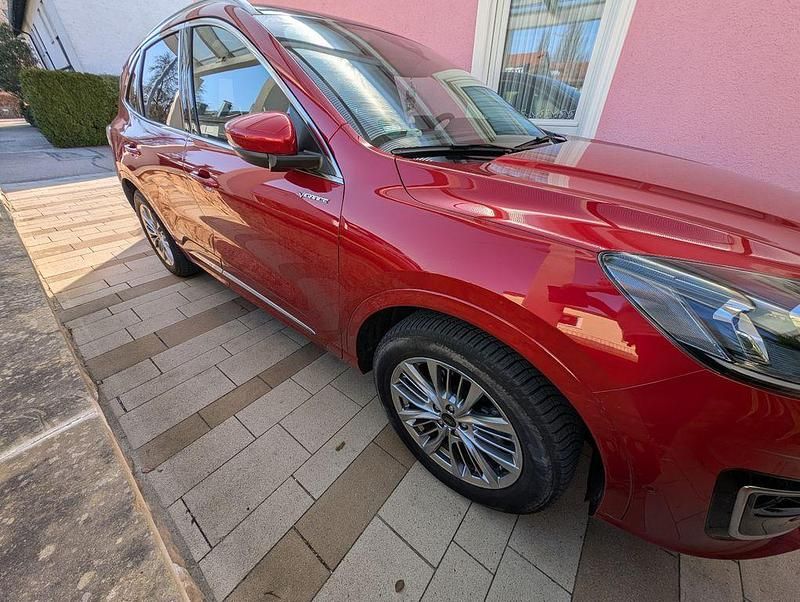 Gebraucht Ford Kuga Vignale 224 PS (164 kW) 2022 Rot SUV