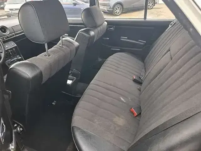 Gebraucht Mercedes E200 109 PS (80 kW) 1982 Weiss Limousine
