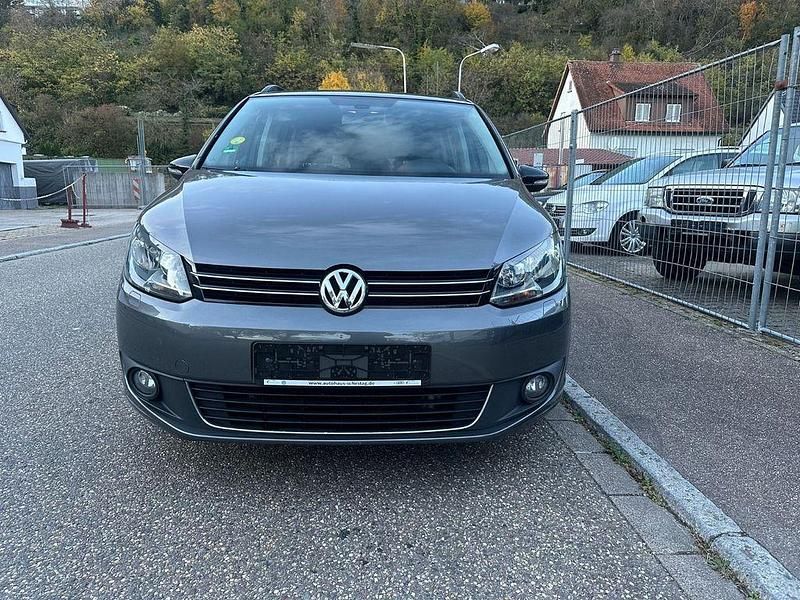 Grau Gebraucht 2013 VW Touran Match Van / Kleinbus | 6.900 € (Fairer Preis) - Bild 1/4