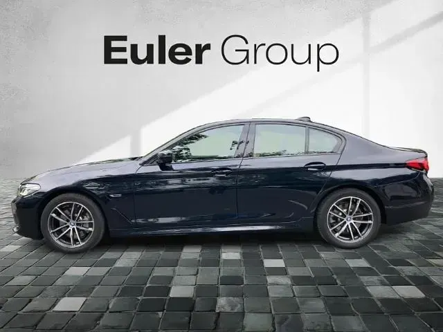 Gebraucht BMW 530e M Sport 292 PS (214 kW) 2023 Schwarz Limousine