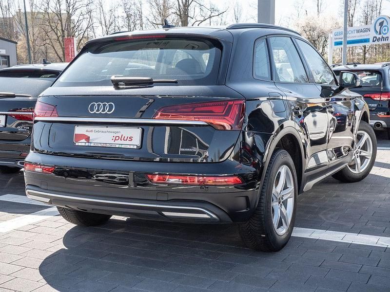Gebraucht Audi Q5 Sport 204 PS (150 kW) 2023 Mythosschwarz metallic SUV
