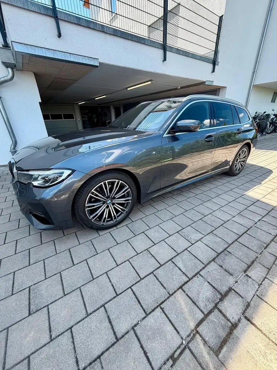 Gebraucht BMW 320 M Sport 190 PS (139 kW) 2021 Grau Kombi