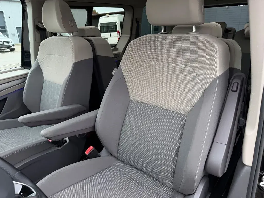 Gebraucht VW Multivan Pro 150 PS (110 kW) 2024 Deep black perleffekt Van / Kleinbus