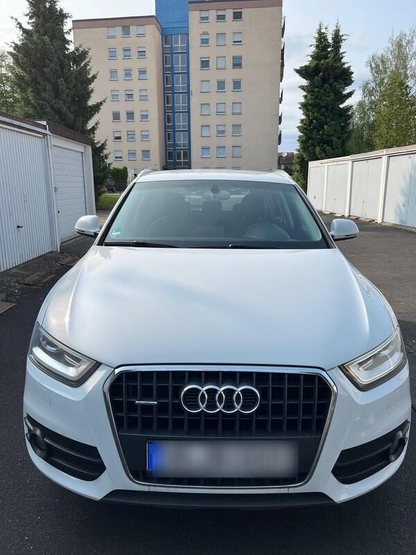 Weiß Gebraucht 2011 Audi Q3 SUV | 10.000 € (Fairer Preis) - Bild 1/4