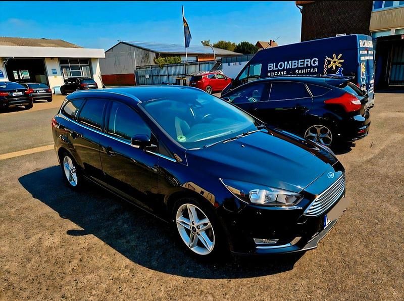 Schwarz Gebraucht 2017 Ford Focus Kombi | 8.100 € (Guter Preis) - Bild 1/4