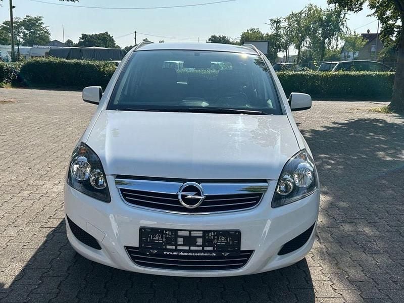 Gebraucht Opel Zafira Family 110 PS (80 kW) 2013 Weiß Van / Kleinbus